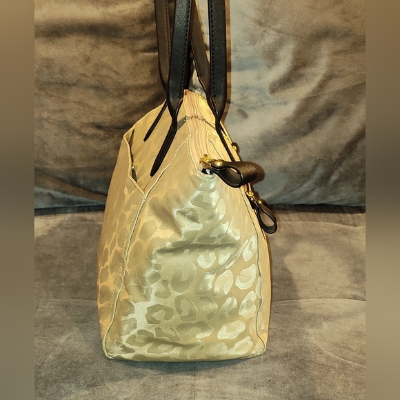 EUC Michael Kors Kelsey Medium Leopard Print Nylon Top Zip Tote - Picture 11 of 16